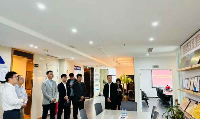 新闻快讯 | 陕西省碳中和技术发展协会和重庆华商会领导莅临我司指导工作