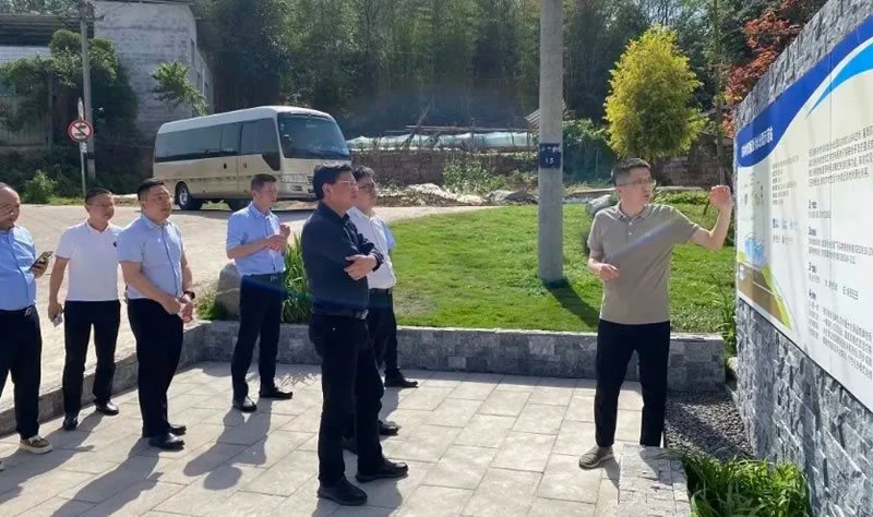 新闻快讯 | 岳阳市国资委党委书记、主任白锁铭一行莅临我司调研交流