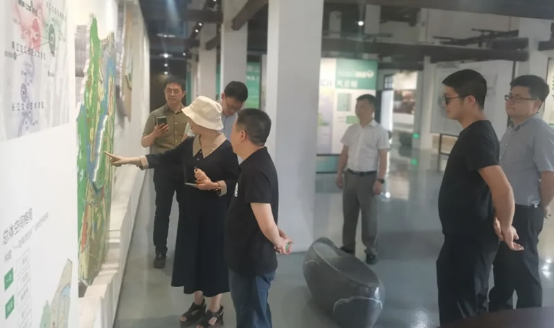 【企业新闻】龙泉驿区区投促局、大面街道一行赴重庆阁林环保调研考察